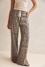 Load image into Gallery viewer, Effortless & chic Leopard Lounge Pant