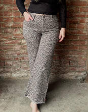 Load image into Gallery viewer, Leopard Love Wide Leg High Waist Jeans