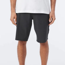Load image into Gallery viewer, RESERVE HEATHER 21" HYBRID SHORTS Black