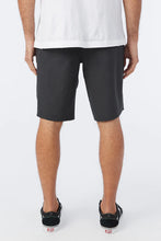 Load image into Gallery viewer, RESERVE HEATHER 21" HYBRID SHORTS Black