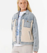 Load image into Gallery viewer, Cruisin' Sherpa Denim Jacket Washed Blue