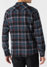 Load image into Gallery viewer, GLACIER PLAID SUPERFLEECE Black