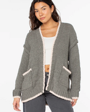 Load image into Gallery viewer, Cozy Cruiser Cardigan Vetive