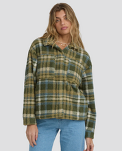 Load image into Gallery viewer, Sundown Sherpa Shacket Canteen