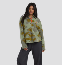 Load image into Gallery viewer, Breezy Sweatshirt Shacket Camo