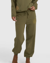 Load image into Gallery viewer, Sightseer Wave Jogger Martini Olive