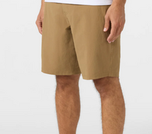 Load image into Gallery viewer, TRVLR 20" Cargo Hybrid Shorts Dark Khaki