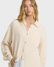 Load image into Gallery viewer, Wanderer Long Sleeve Woven Shirt Dove