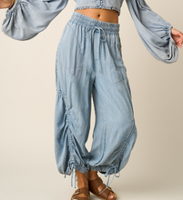 Load image into Gallery viewer, BLOSSOM WASHED CHAMBRAY ADJUSTABLE LEG BALLOON PANTS Denim