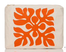 Load image into Gallery viewer, MID POUCH Appliqué Zest on Sandstone