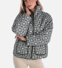 Load image into Gallery viewer, Rainier Reversible Puffer - Olive