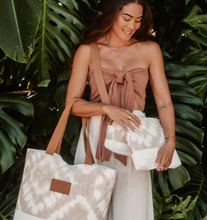 Load image into Gallery viewer, SMALL POUCH Shibori Sandstone