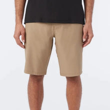 Load image into Gallery viewer, RESERVE SOLID 21" HYBRID SHORTS