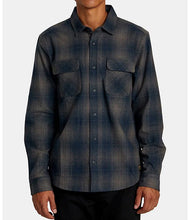 Load image into Gallery viewer, Dayshift Flannel Long Sleeve Top Smoke
