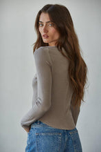 Load image into Gallery viewer, L8714 | Knit Ribbed Crew Neck Long Sleeve Half Button Up Top
