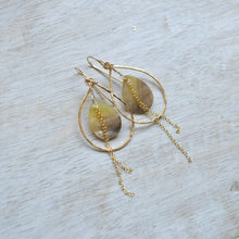 Load image into Gallery viewer, Blacklip Shell Teardrop Earrings
