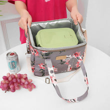 Load image into Gallery viewer, Carrie Insulated picnic tote
