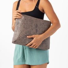 Load image into Gallery viewer, MAX POUCH Python Espresso on Black
