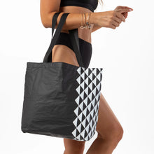 Load image into Gallery viewer, REVERSIBLE TOTE Kalapana by Samudra
