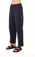 Load image into Gallery viewer, WAVY DAY PANTS Black
