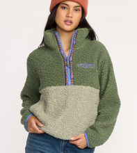 Load image into Gallery viewer, Horizon Mock Neck Half Zip Sweatshirt Treehugger
