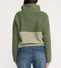 Load image into Gallery viewer, Horizon Mock Neck Half Zip Sweatshirt Treehugger
