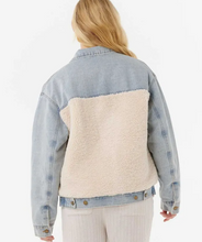 Load image into Gallery viewer, Cruisin&#39; Sherpa Denim Jacket Washed Blue
