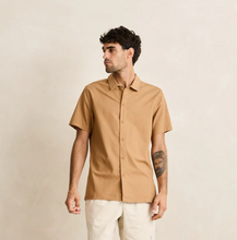 Load image into Gallery viewer, Classic Linen Ss Shirt Ochre
