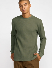 Load image into Gallery viewer, Dayshift Thermal Long Sleeve Olive
