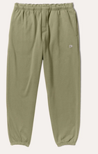 Load image into Gallery viewer, VA Essential Sweatpant Ranger Green
