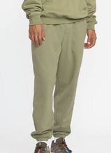 Load image into Gallery viewer, VA Essential Sweatpant Ranger Green
