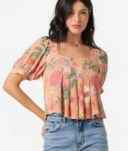 Load image into Gallery viewer, Aubrielle Top Cork
