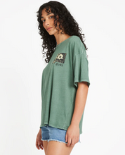 Load image into Gallery viewer, Baggie Tee II Winter Moss
