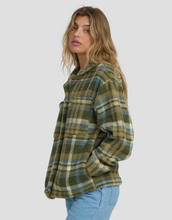 Load image into Gallery viewer, Sundown Sherpa Shacket Canteen
