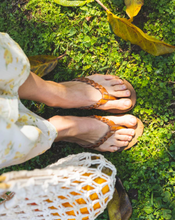 Load image into Gallery viewer, Navida - Women's Sandal Tan
