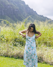 Load image into Gallery viewer, Beverly Slip Dress Iceland

