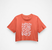 Load image into Gallery viewer, Everyday Botanical Crop Graphic Tee Lychee
