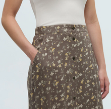 Load image into Gallery viewer, Ashland Skirt Timber scattered floral
