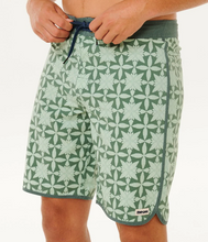 Load image into Gallery viewer, Mirage Pacific Rinse Gem 20" Boardshort
