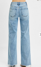 Load image into Gallery viewer, Everyday Denim Lt Wash Tummy Control
