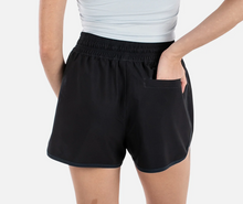 Load image into Gallery viewer, Ventnor Hybrid Short - Black
