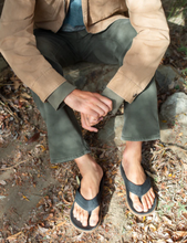 Load image into Gallery viewer, Alto - Men's Sandal Black/Gum
