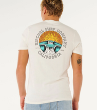 Load image into Gallery viewer, Sunrise Desto Standard Tee California
