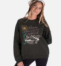 Load image into Gallery viewer, Rose Crewneck Fleece - Green
