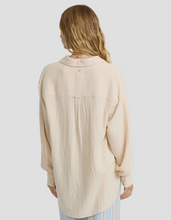 Load image into Gallery viewer, Wanderer Long Sleeve Woven Shirt Dove
