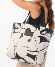 Load image into Gallery viewer, Day Tripper Melia Black/Sandstone
