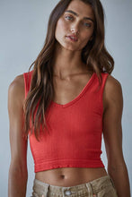 Load image into Gallery viewer, Seamless Sleeveless UV Neck Reversible Tank Top White &amp; Red

