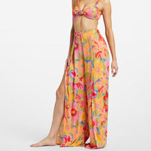 Load image into Gallery viewer, Split Spirit Floral Pants
