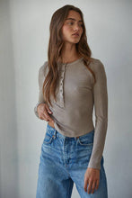 Load image into Gallery viewer, L8714 | Knit Ribbed Crew Neck Long Sleeve Half Button Up Top
