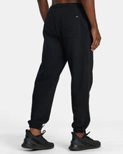 Load image into Gallery viewer, VA Essential Joggers Black
